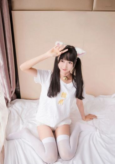 老卫抱着淑蓉进房间第八集视频
